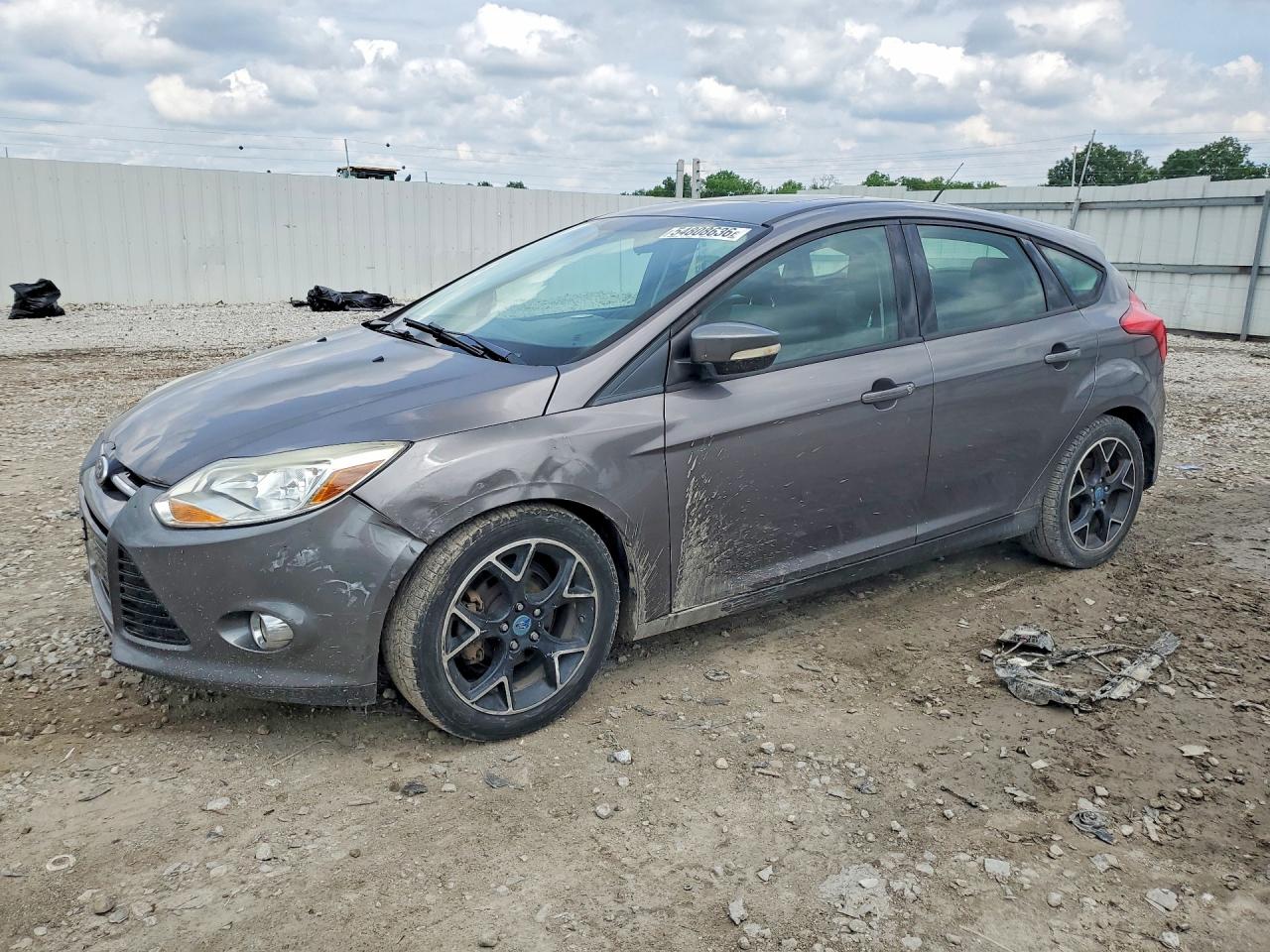 Salvage Ford Focus Image
