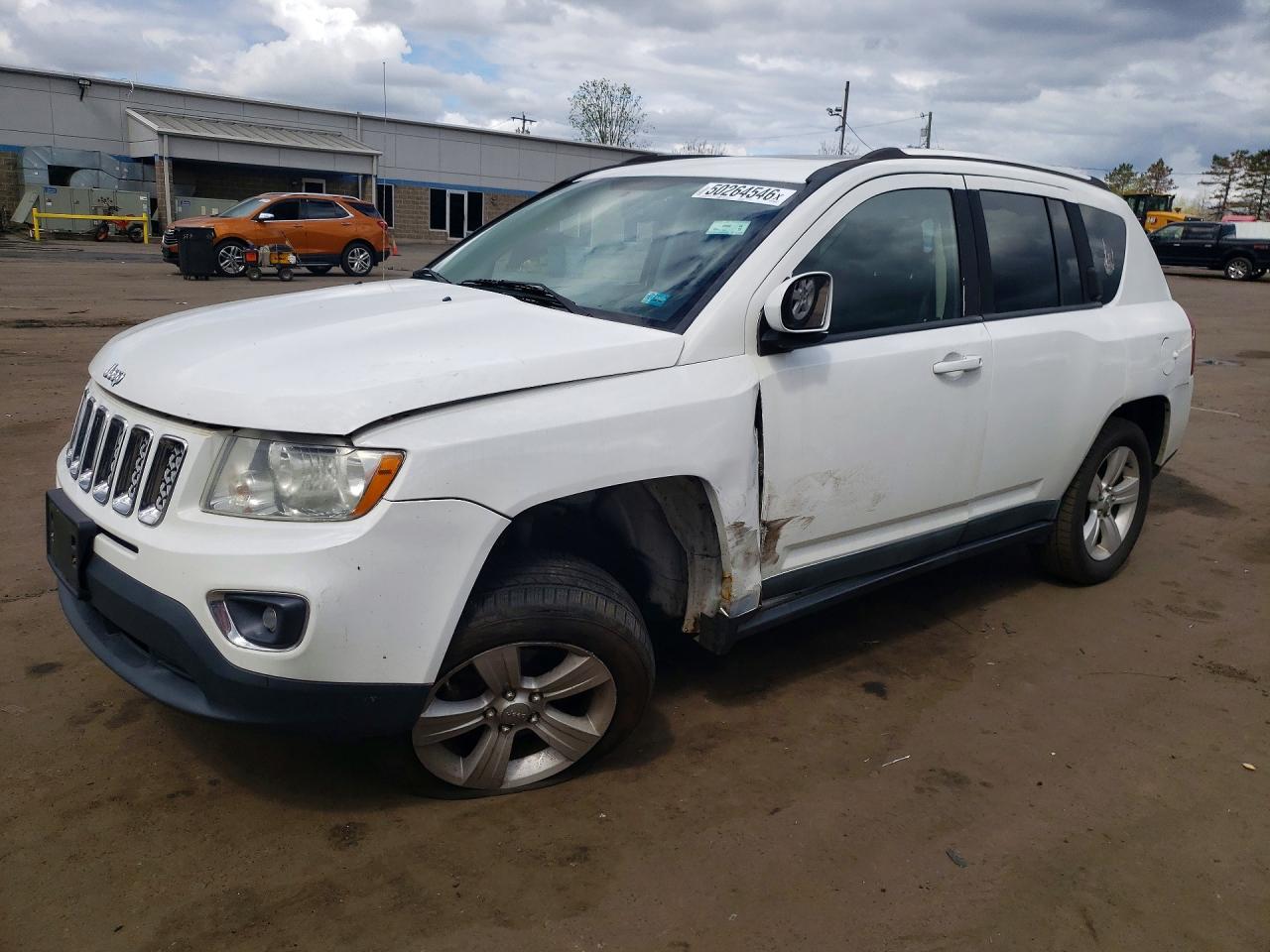 Salvage Jeep Compass Image