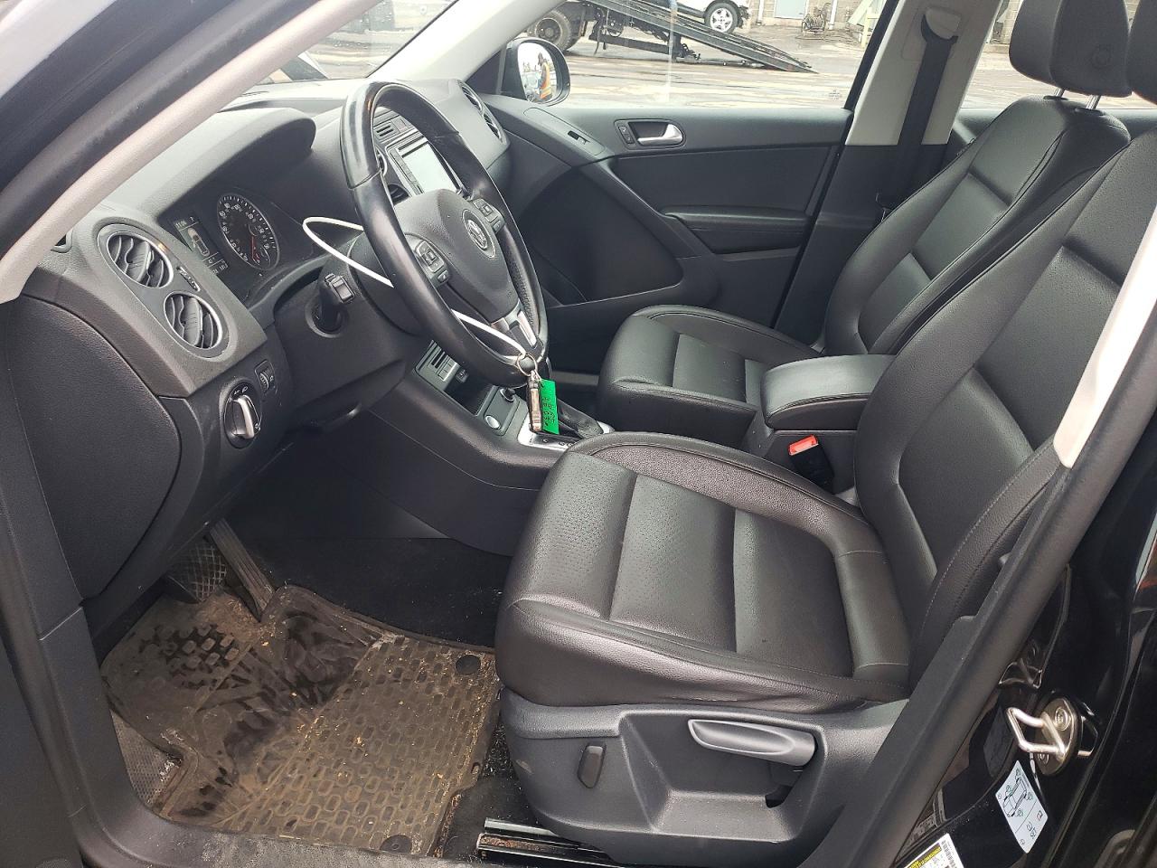 Volkswagen Tiguan S