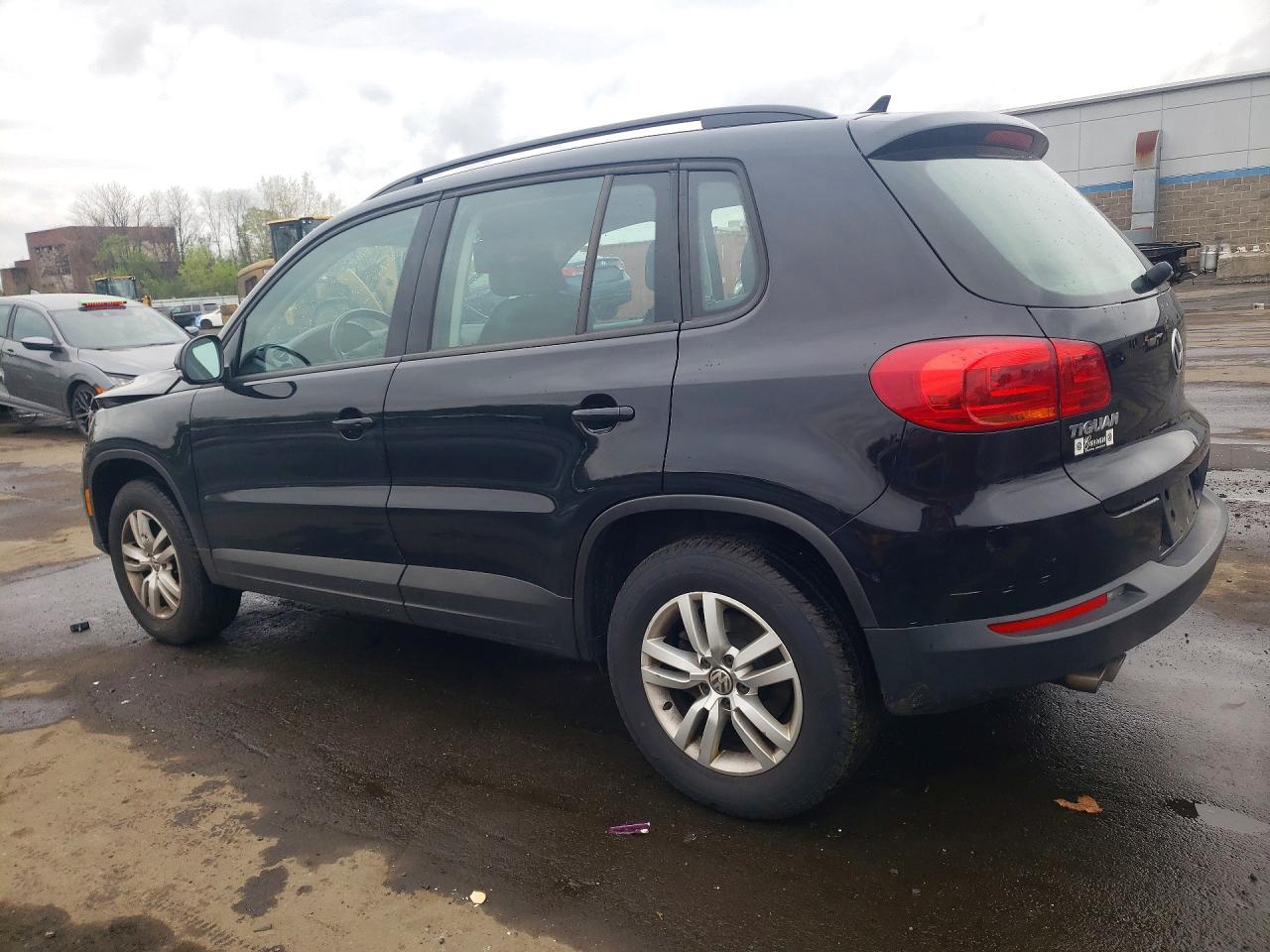 Volkswagen Tiguan S