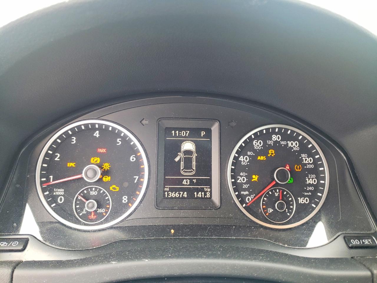 Volkswagen Tiguan S