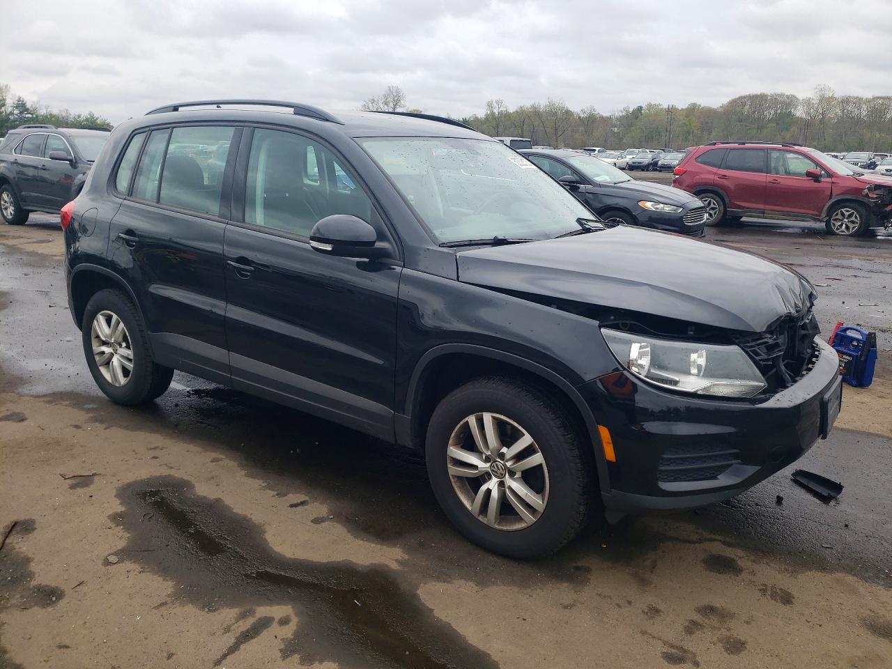 Volkswagen Tiguan S