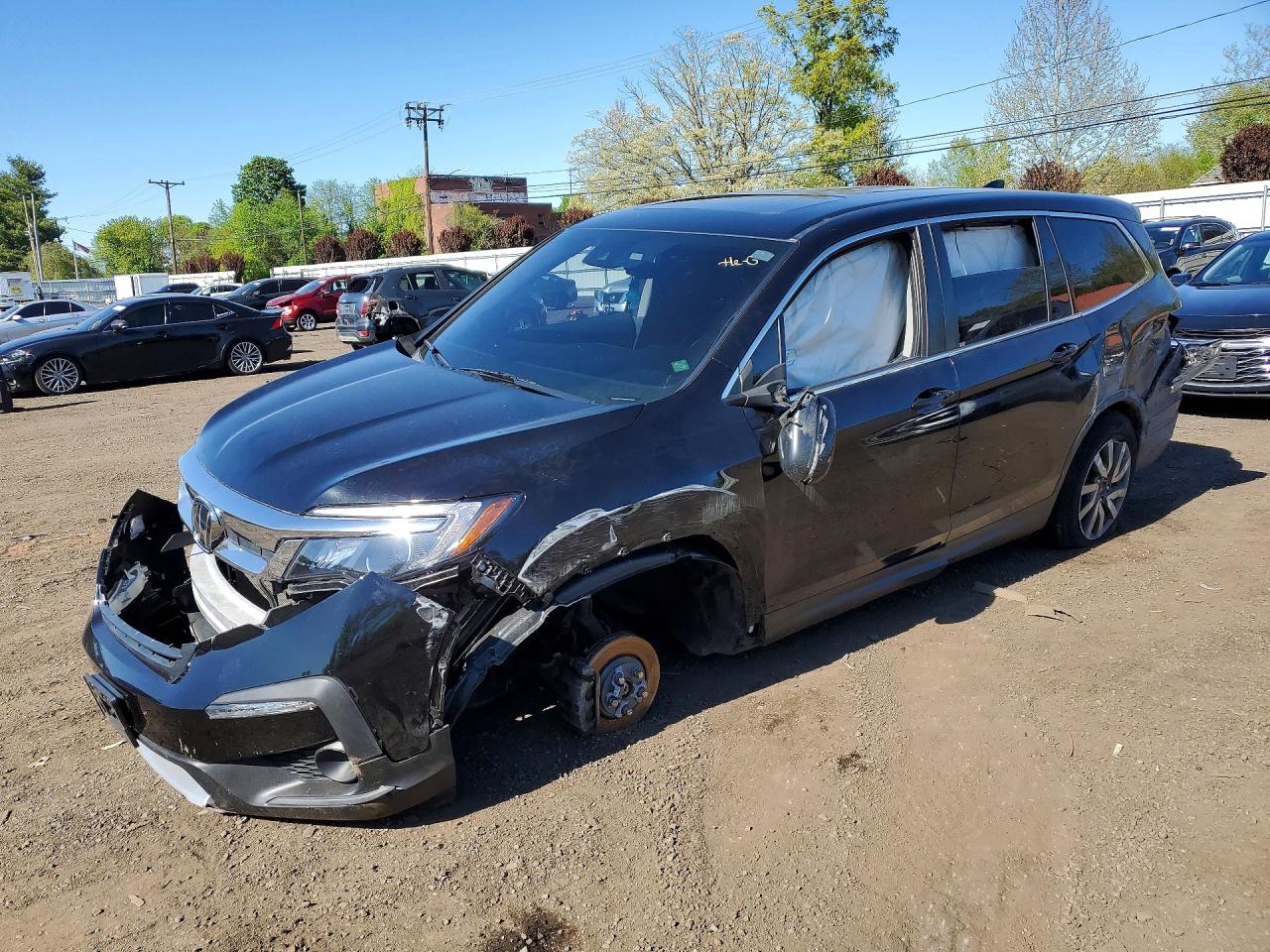 Salvage Honda Pilot Image