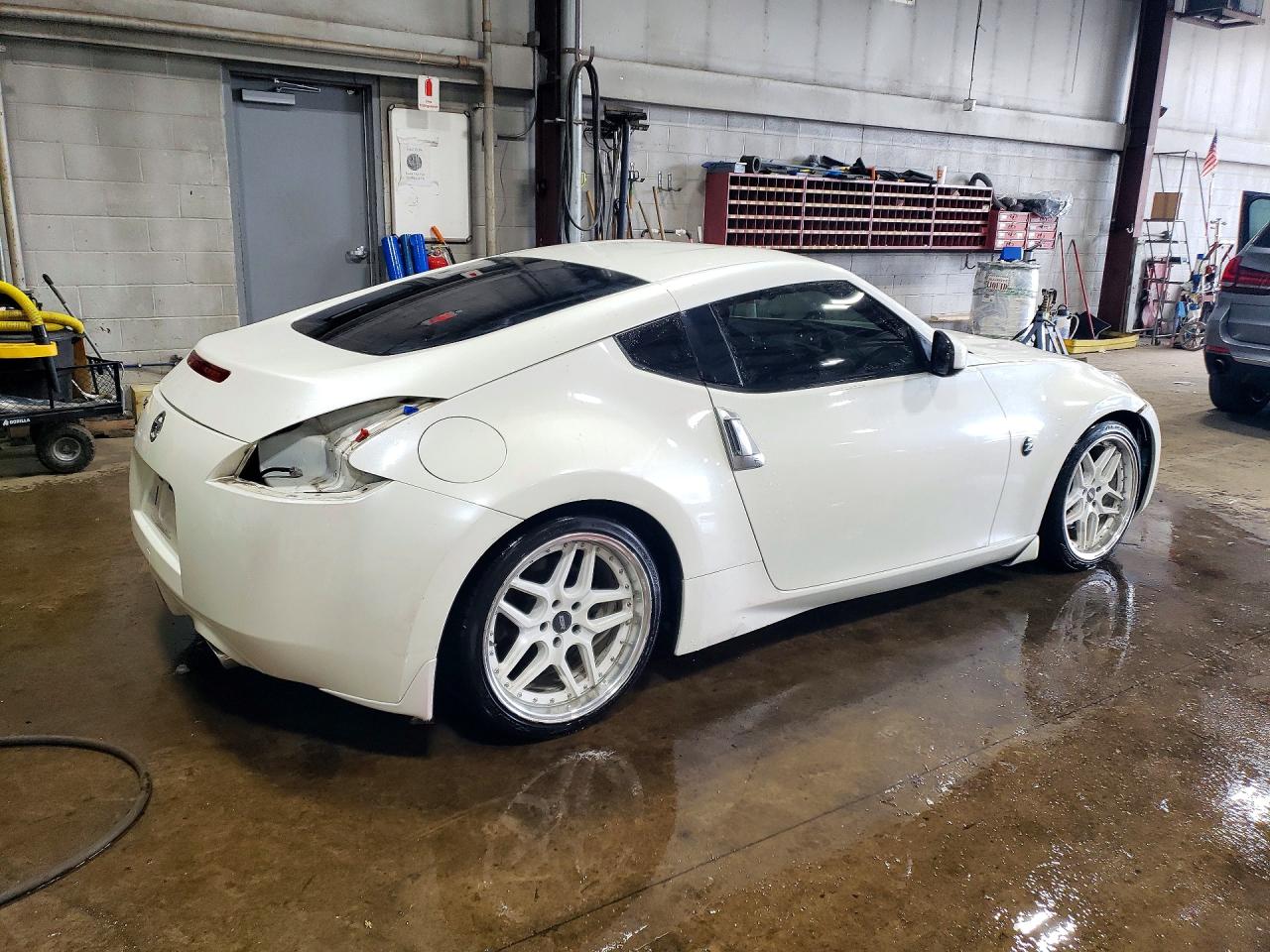 Nissan 370Z Base