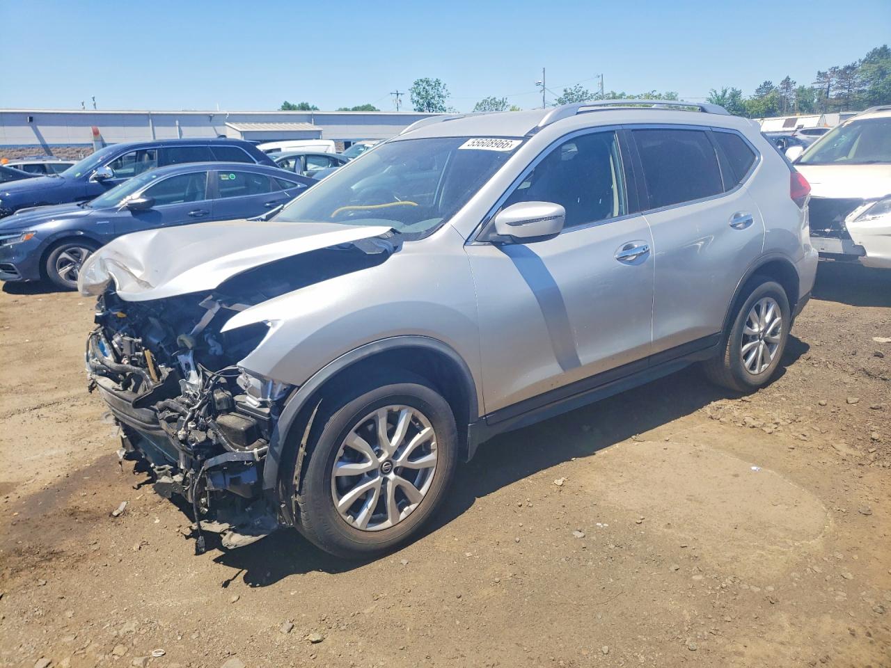 Salvage Nissan Rogue Image