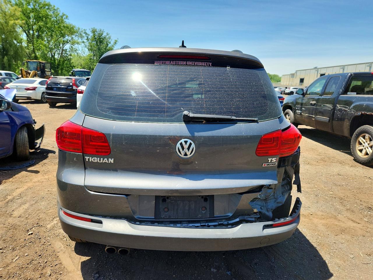 Volkswagen Tiguan S