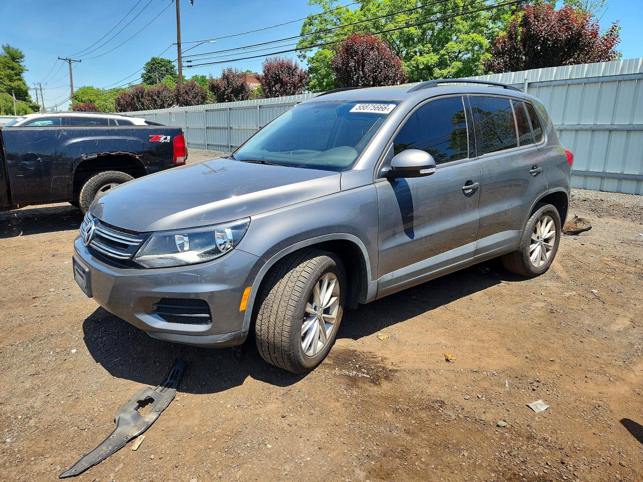 Salvage Volkswagen Tiguan Image