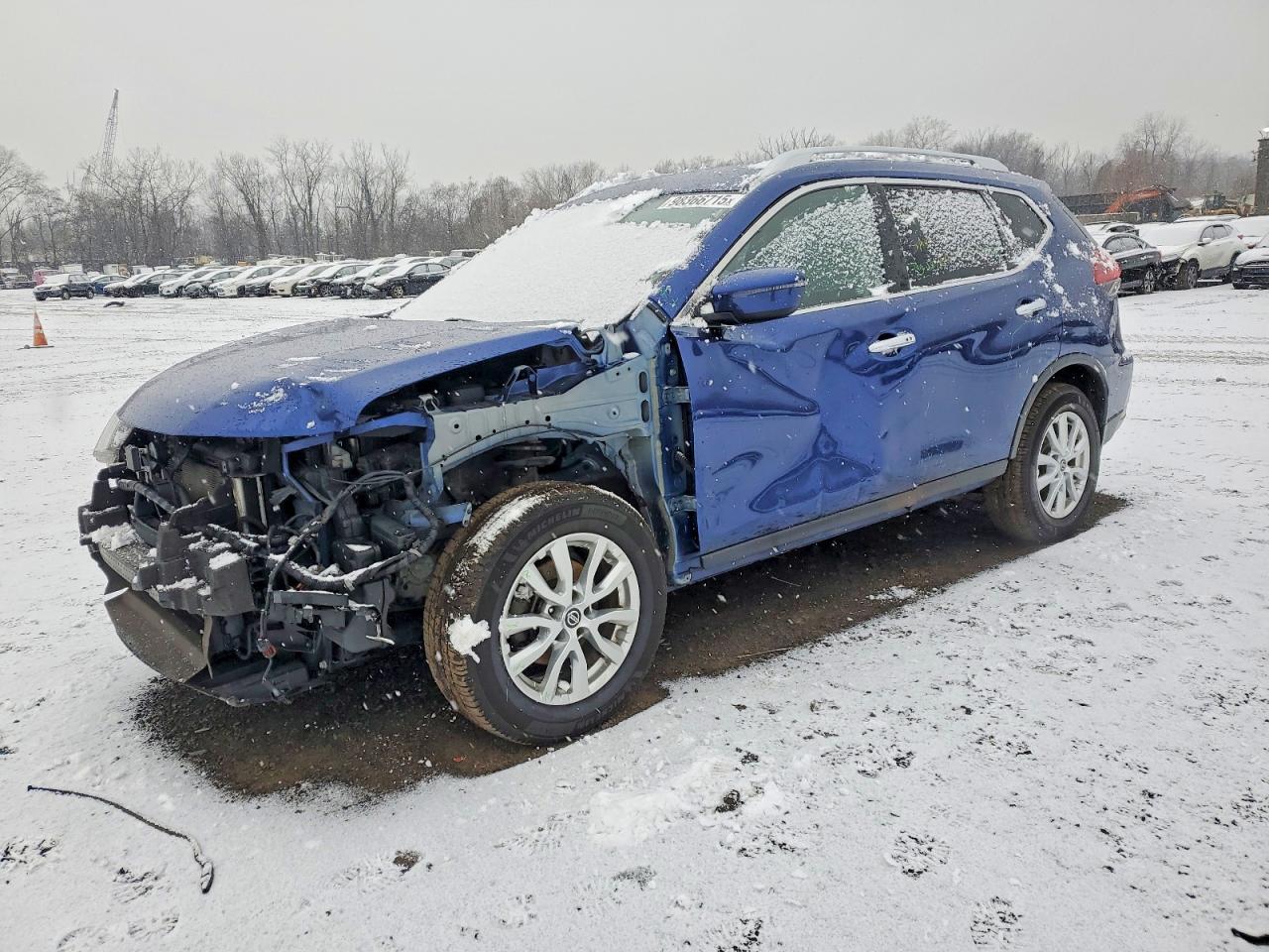 Salvage Nissan Rogue Image