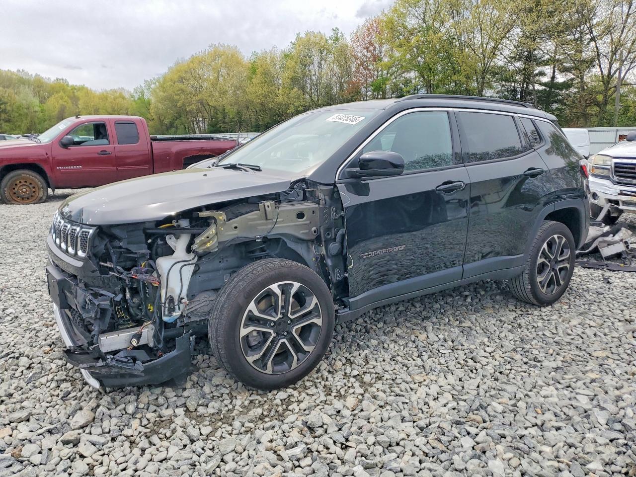 Salvage Jeep Compass Image