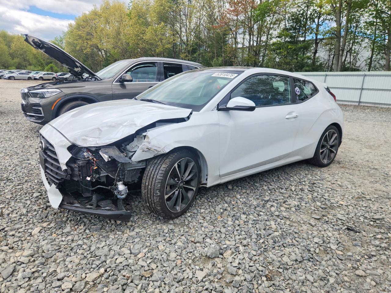 Salvage Hyundai VELOSTER Image