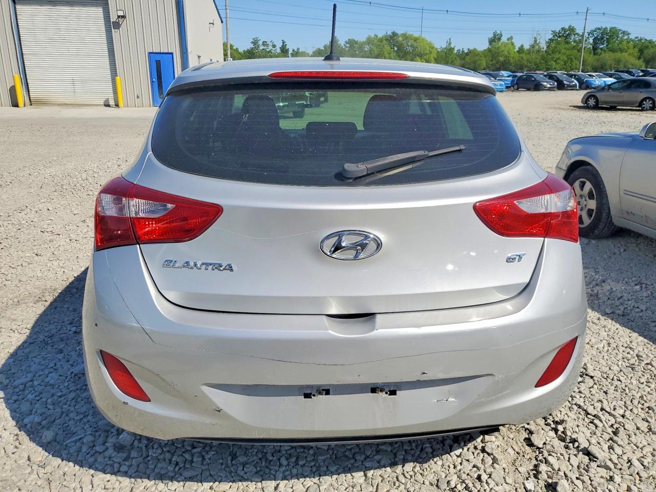 Hyundai ELANTRA Base
