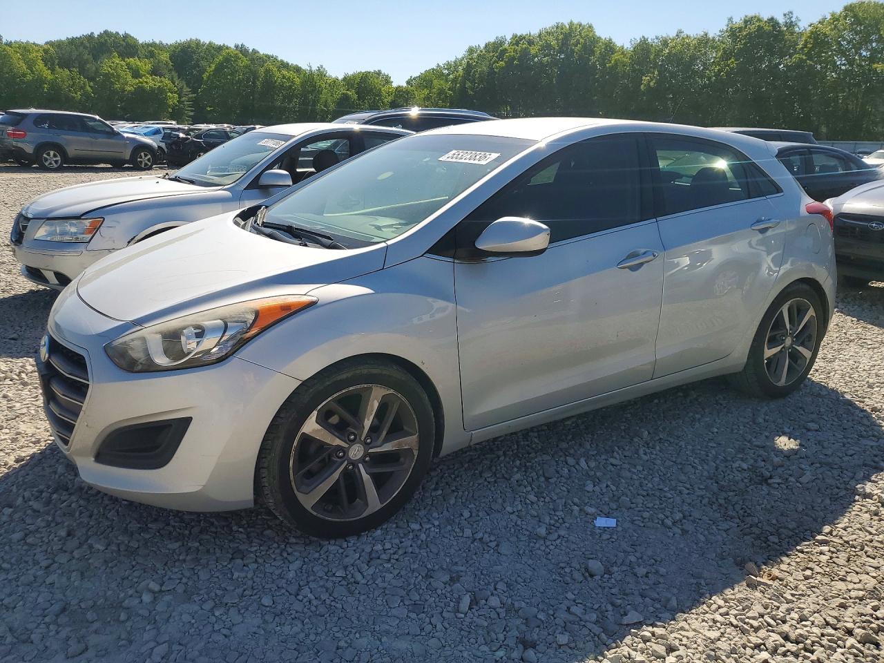 Salvage Hyundai ELANTRA Image