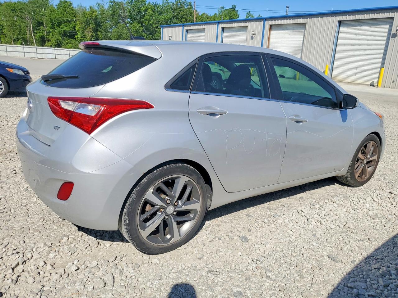 Hyundai ELANTRA Base