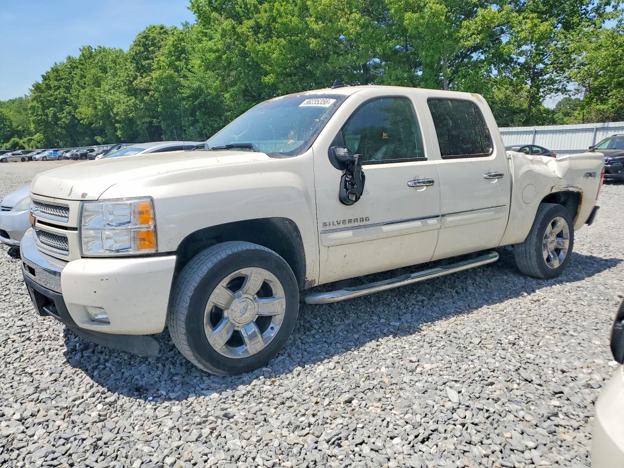 Salvage Chevrolet Silverado Image