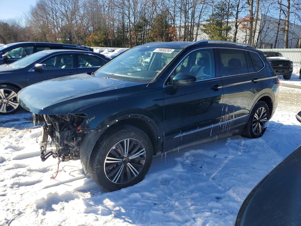 Salvage Volkswagen Tiguan Image