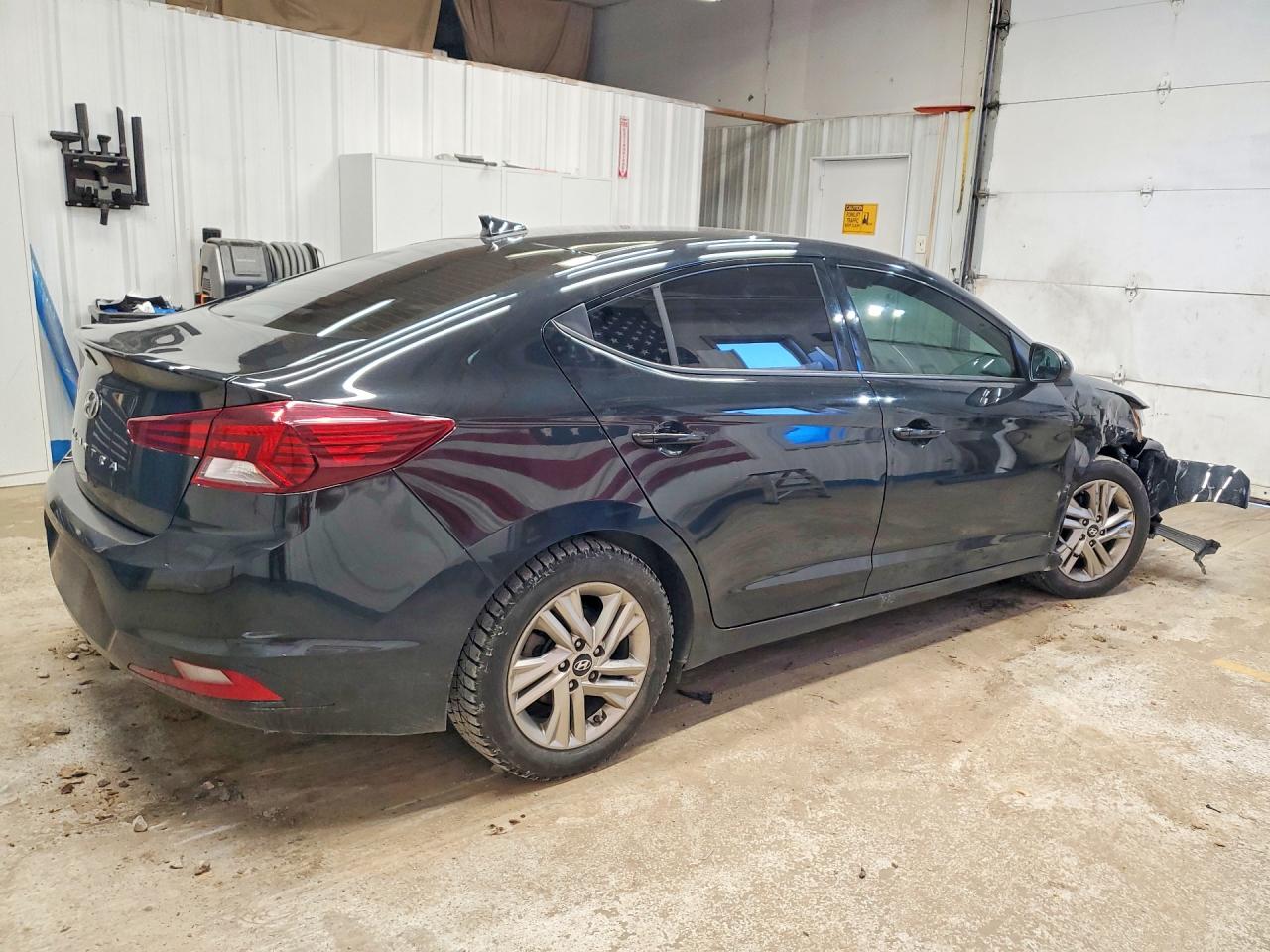 Hyundai ELANTRA Sel