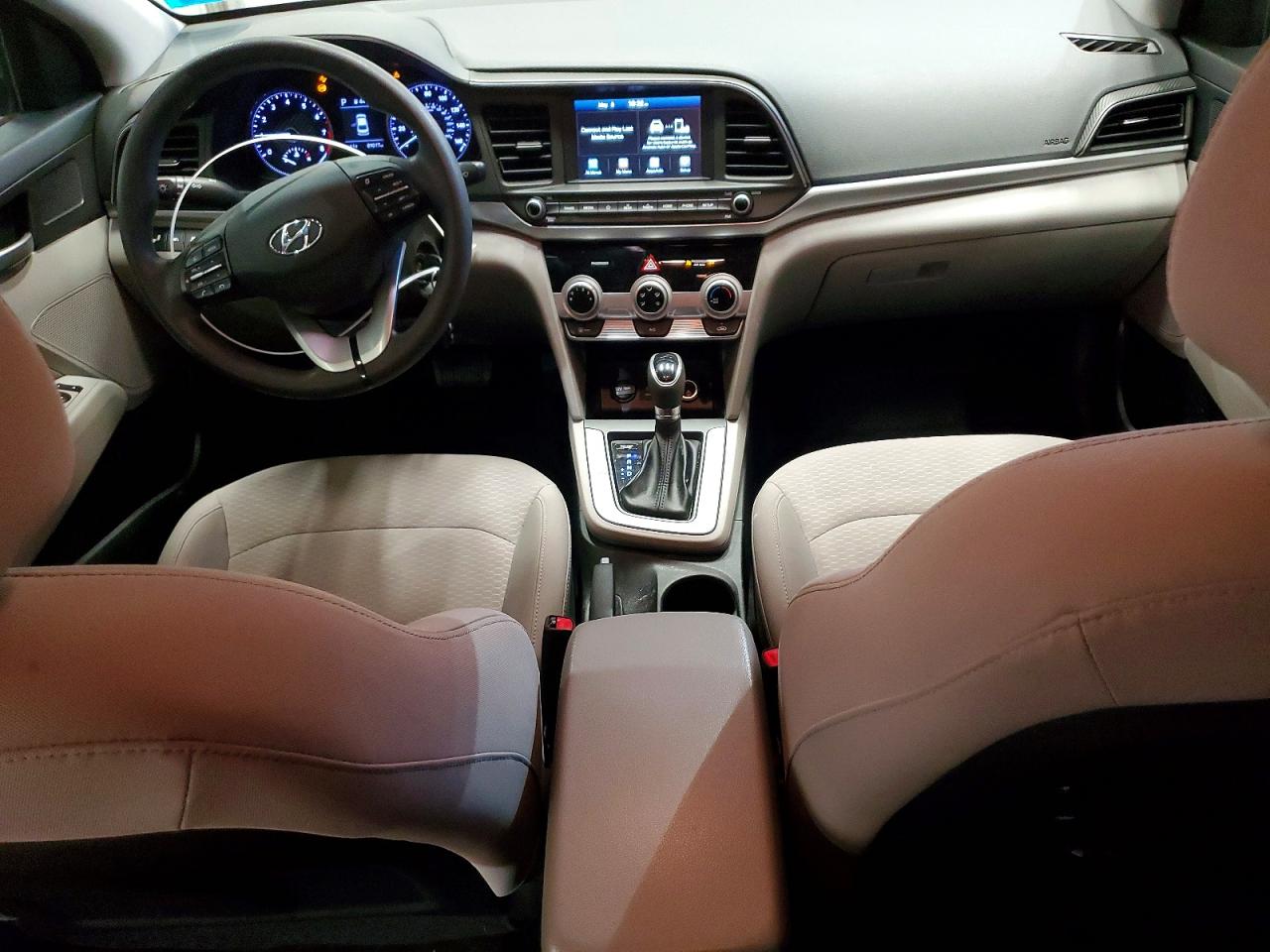 Hyundai ELANTRA Sel