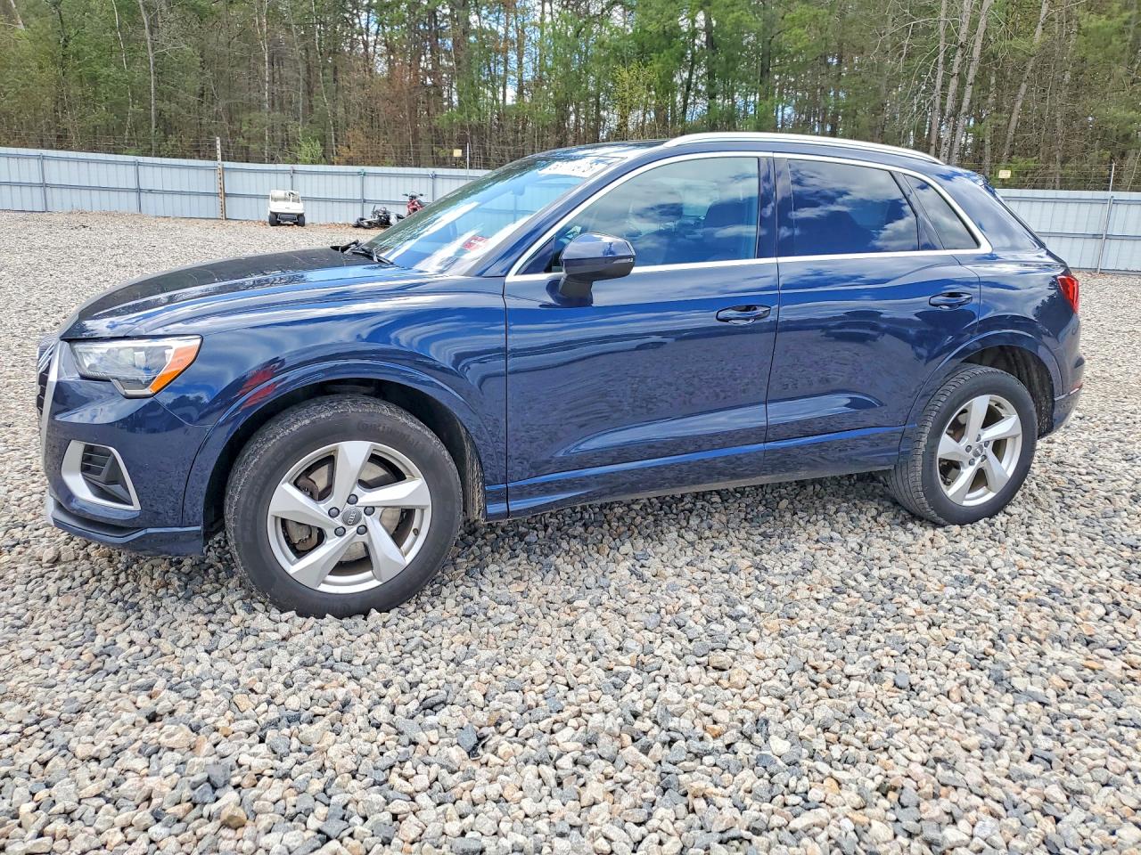 Salvage Audi Q3 Image