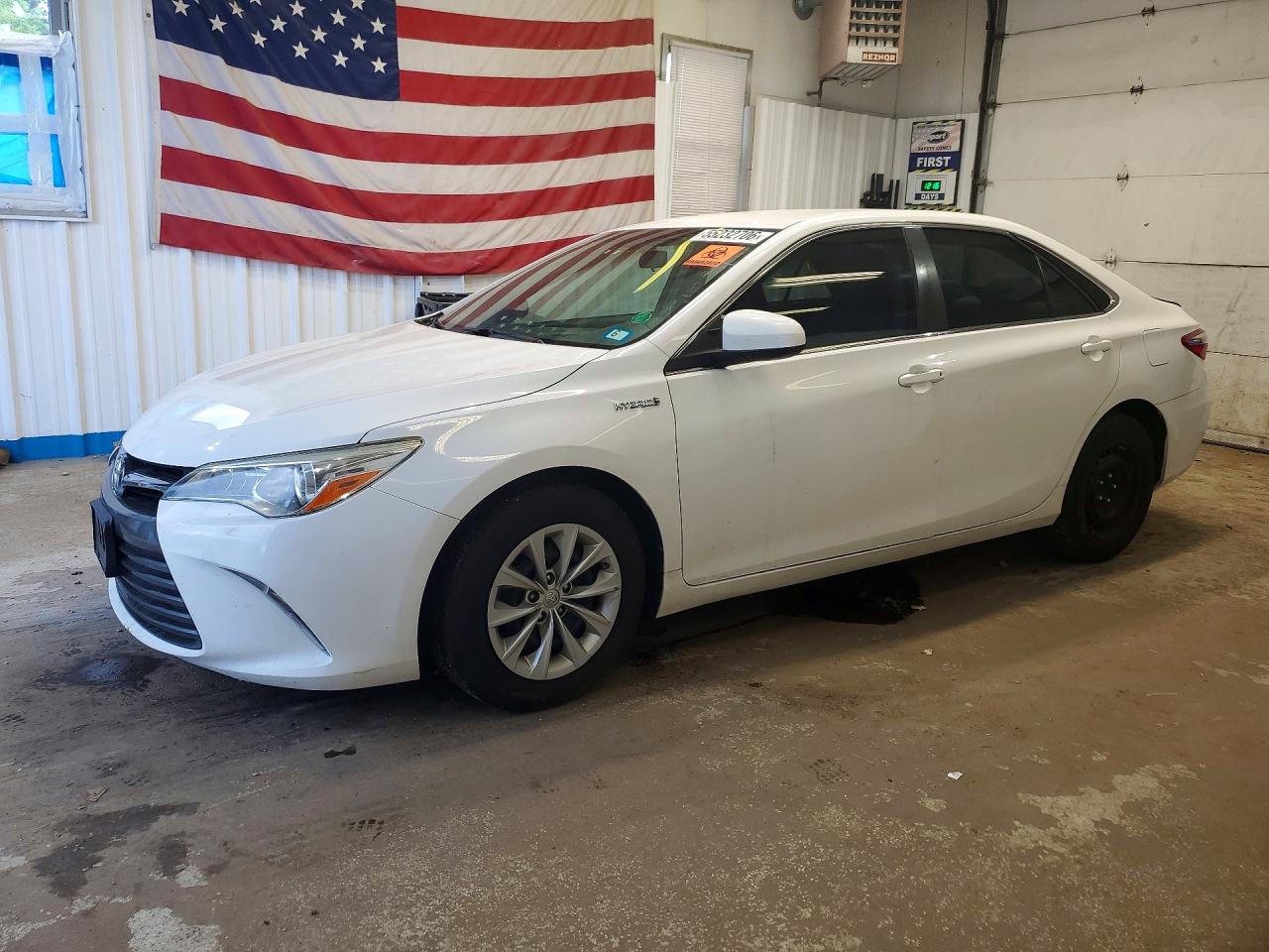Salvage Toyota Camry Image