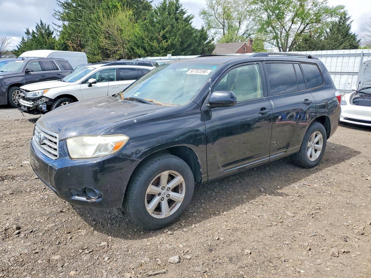 Salvage Toyota Highlander Image
