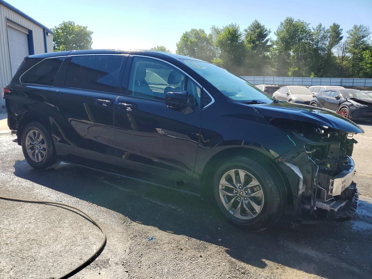 Toyota Sienna Le