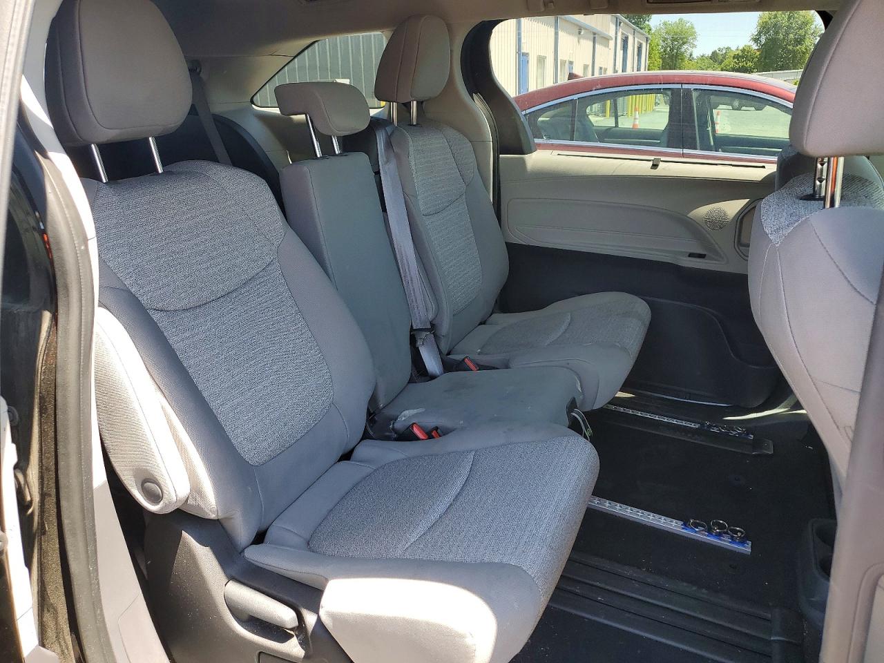 Toyota Sienna Le