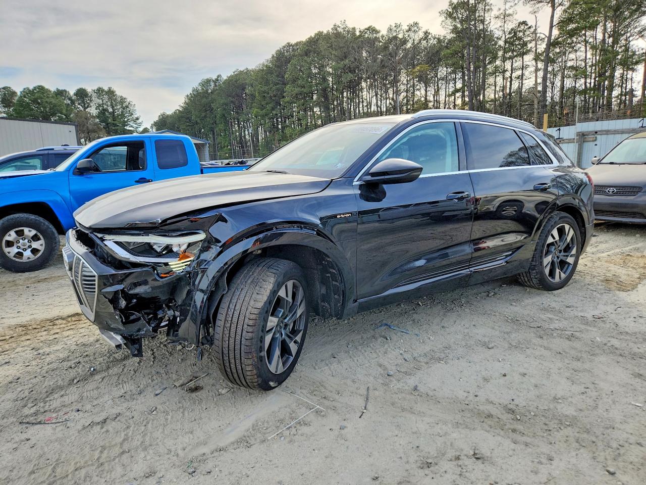 Salvage Audi e-tron Image