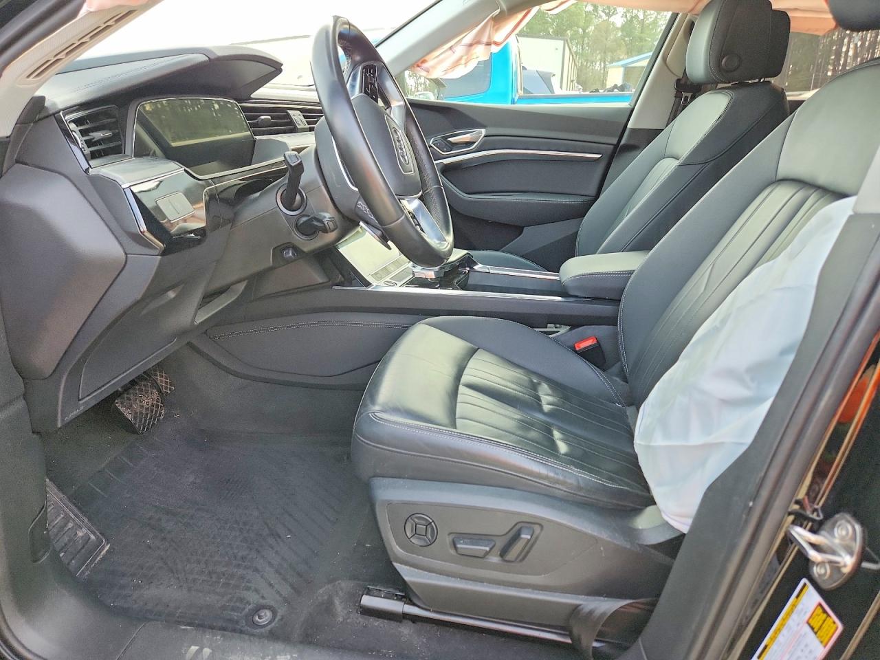 Audi e-tron Premium