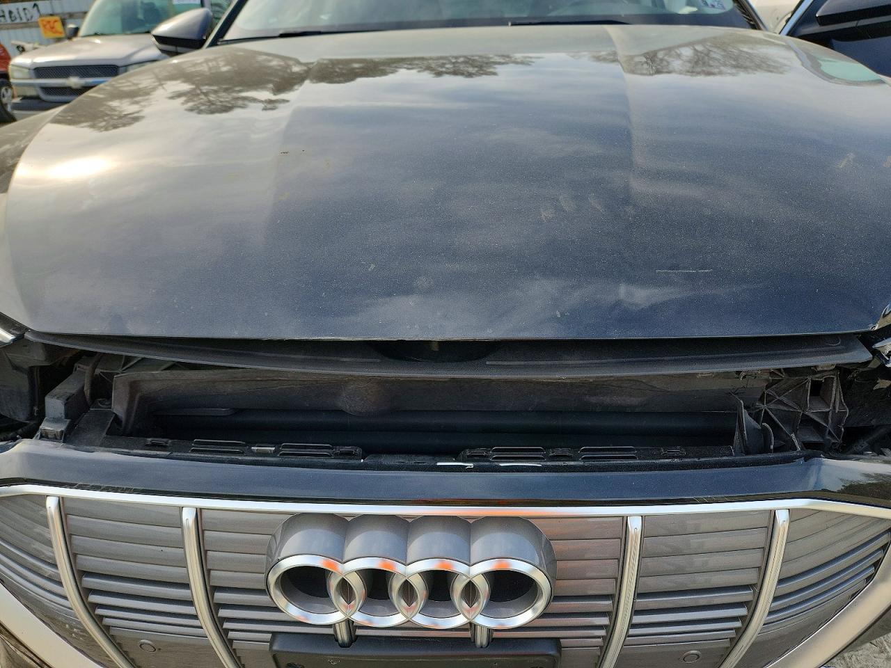Audi e-tron Premium
