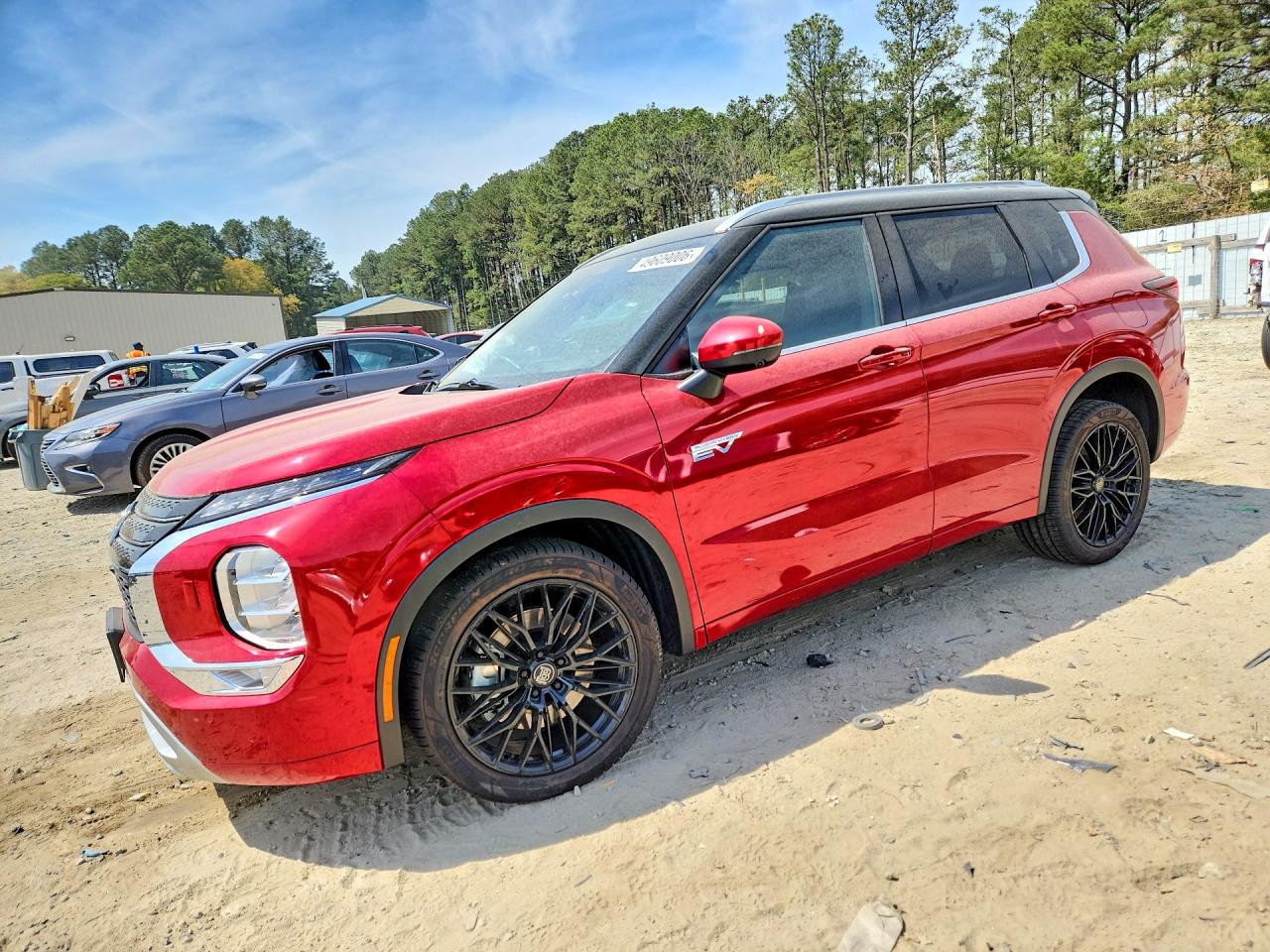 Salvage Mitsubishi Outlander Image