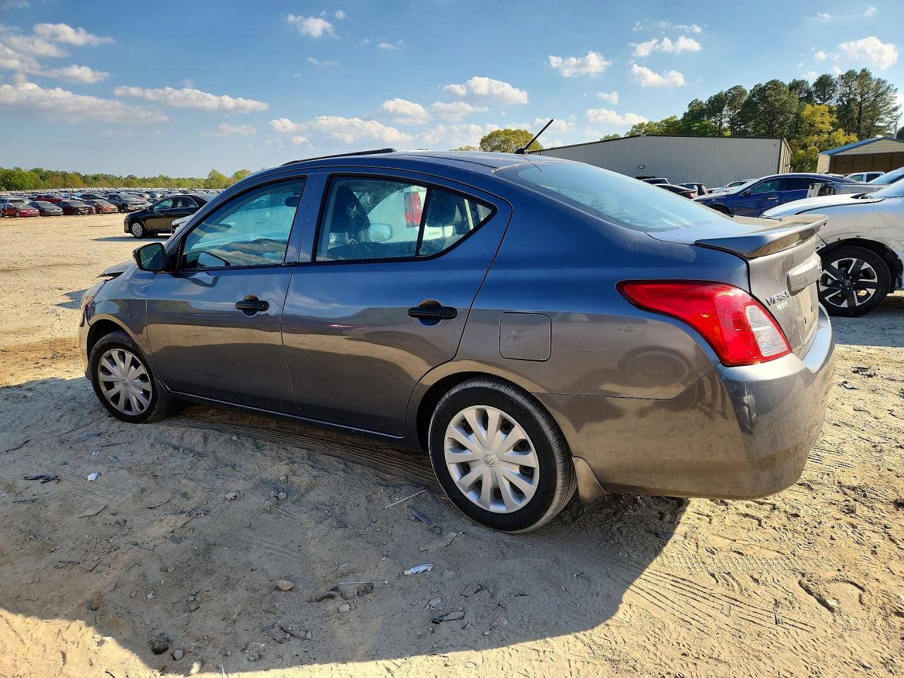 Nissan Versa S Plus