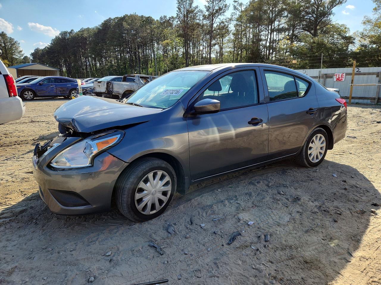 Salvage Nissan Versa Image