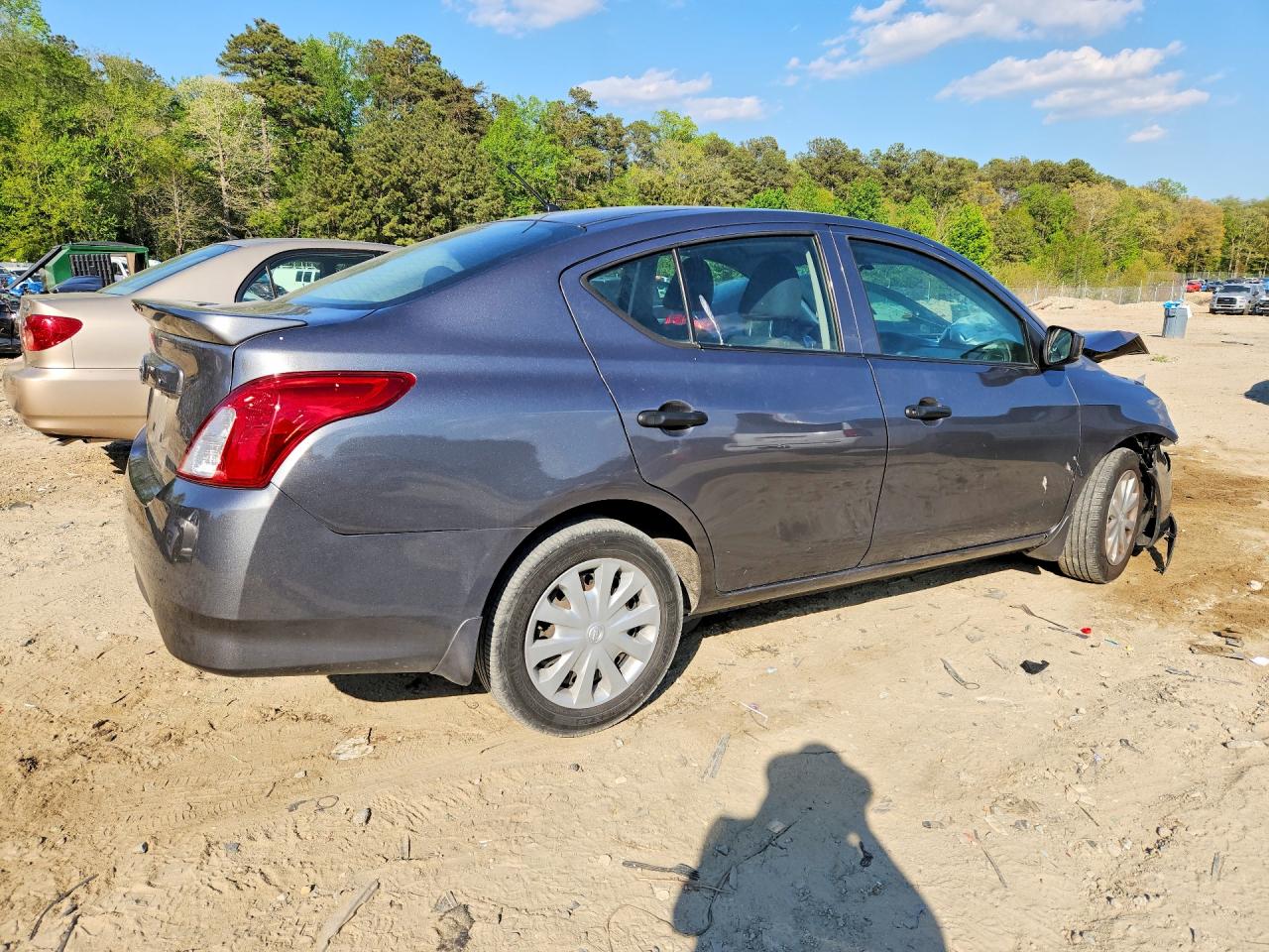 Nissan Versa S Plus