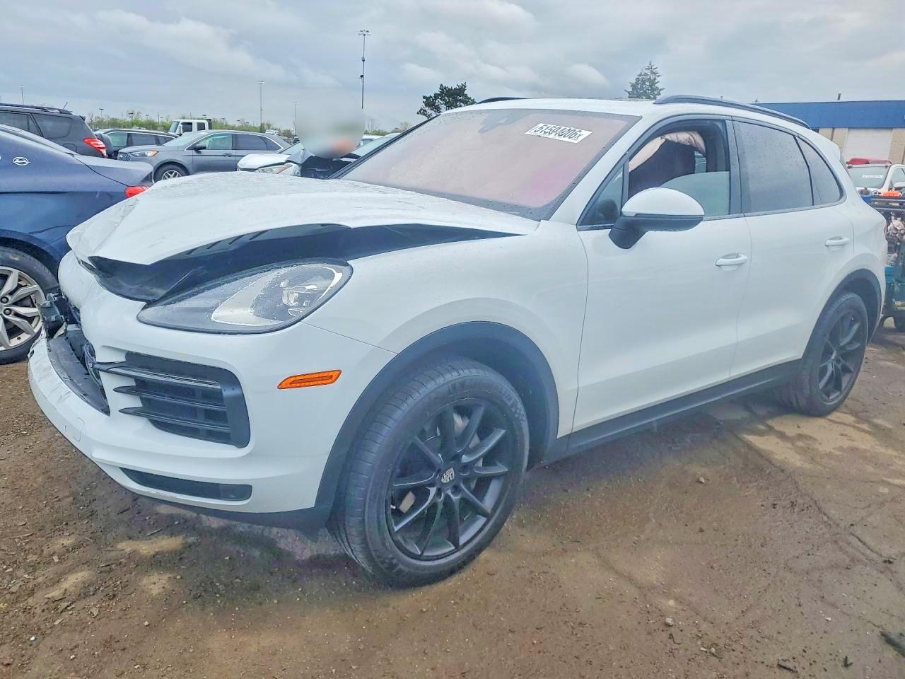 Salvage Porsche Cayenne Image