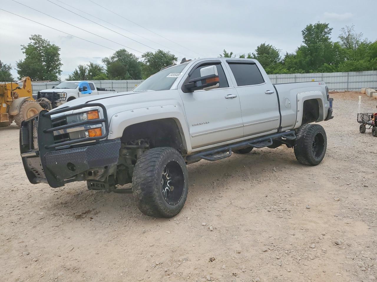 Salvage Chevrolet Silverado Image