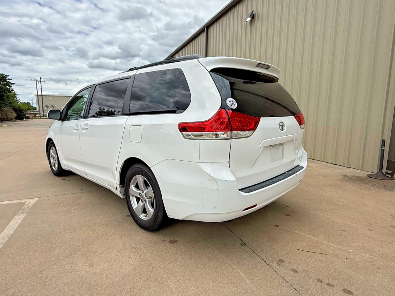 Toyota Sienna Le