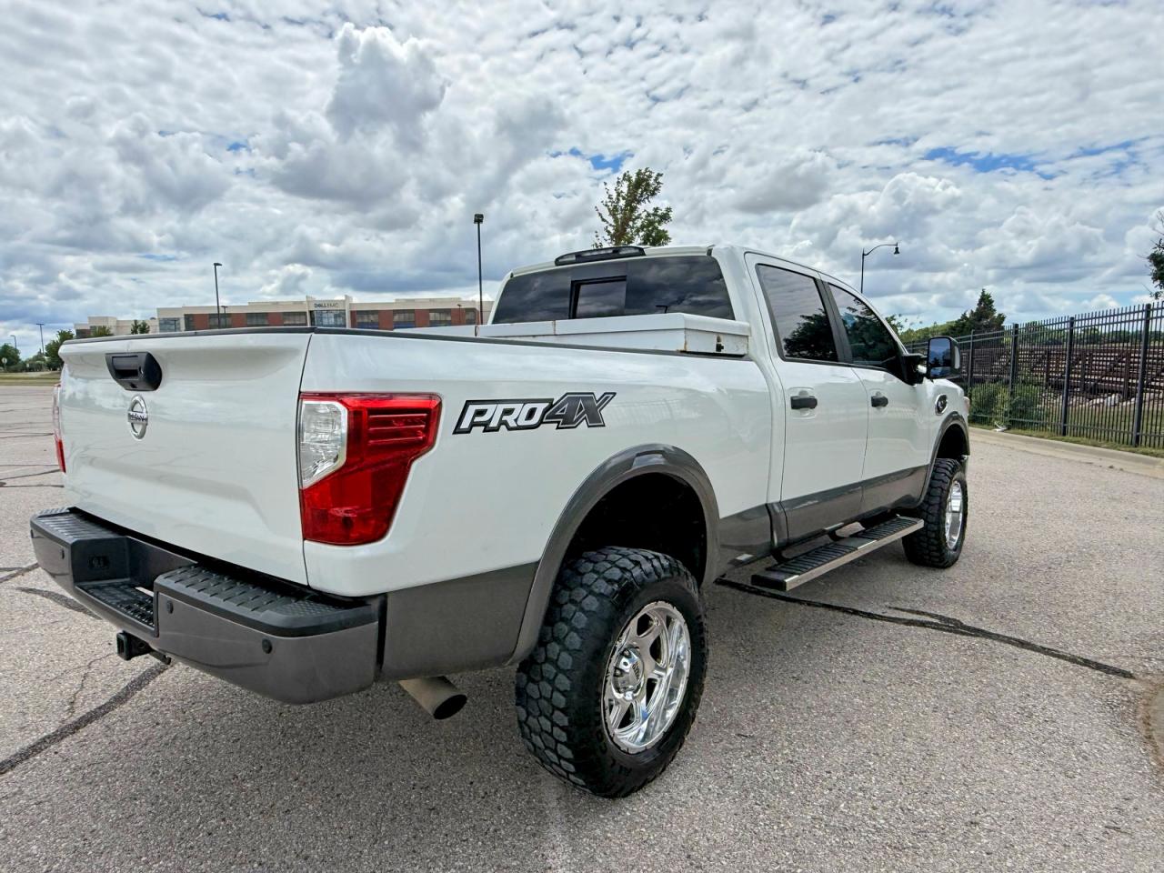 Nissan Titan Sl