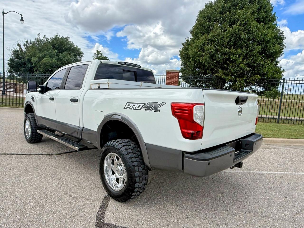 Nissan Titan Sl
