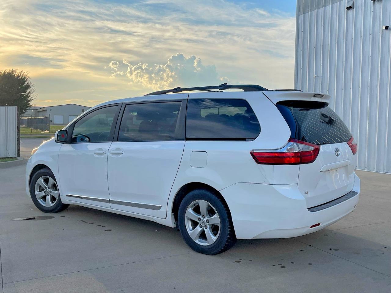 Toyota Sienna Le