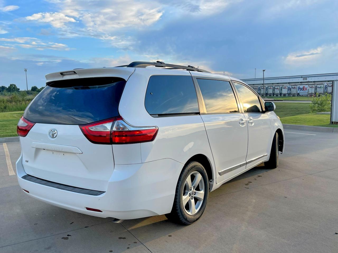 Toyota Sienna Le