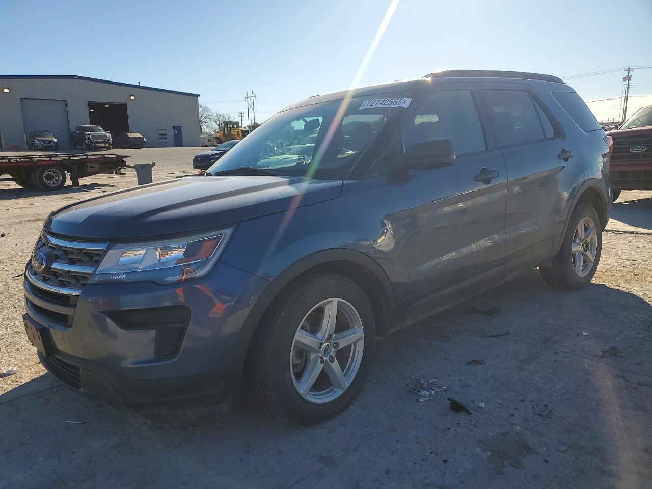 Salvage Ford Explorer Image