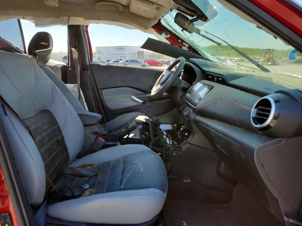 Nissan Kicks Sr
