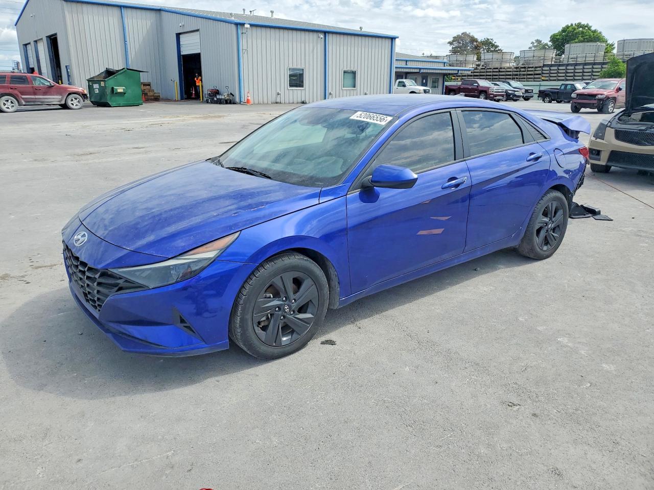 Salvage Hyundai ELANTRA Image