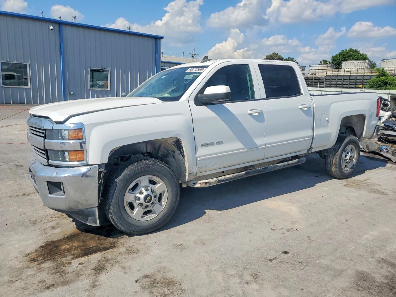 Salvage Chevrolet Silverado Image