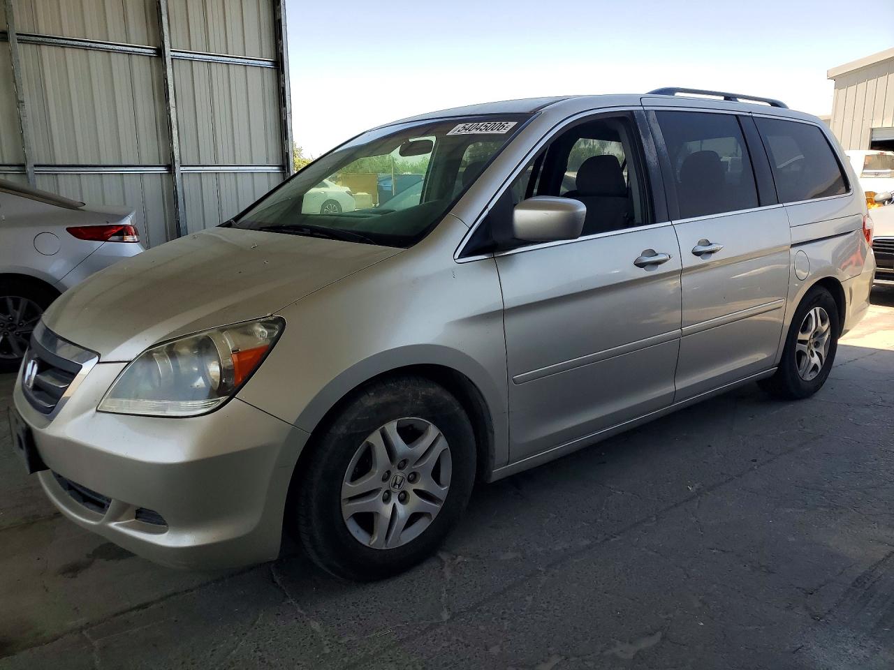 Salvage Honda Odyssey Image