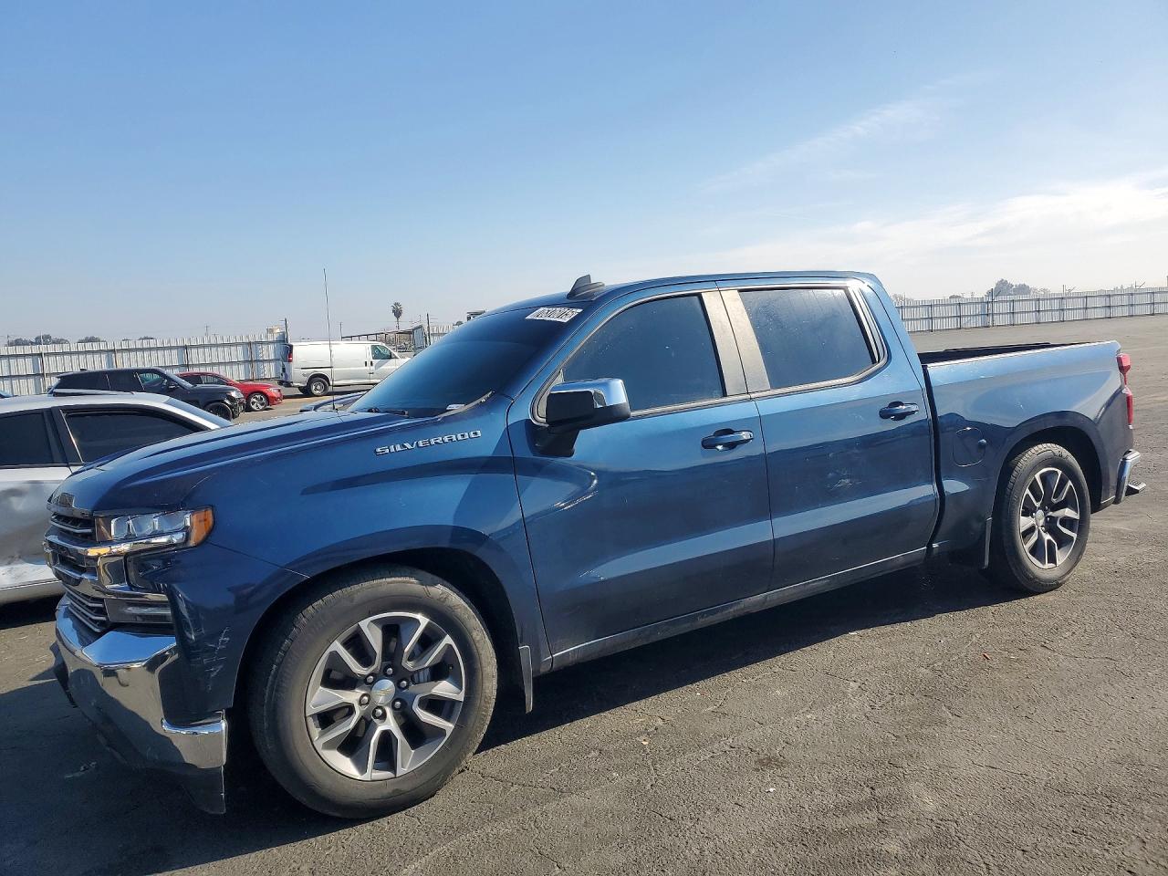 Salvage Chevrolet Silverado Image