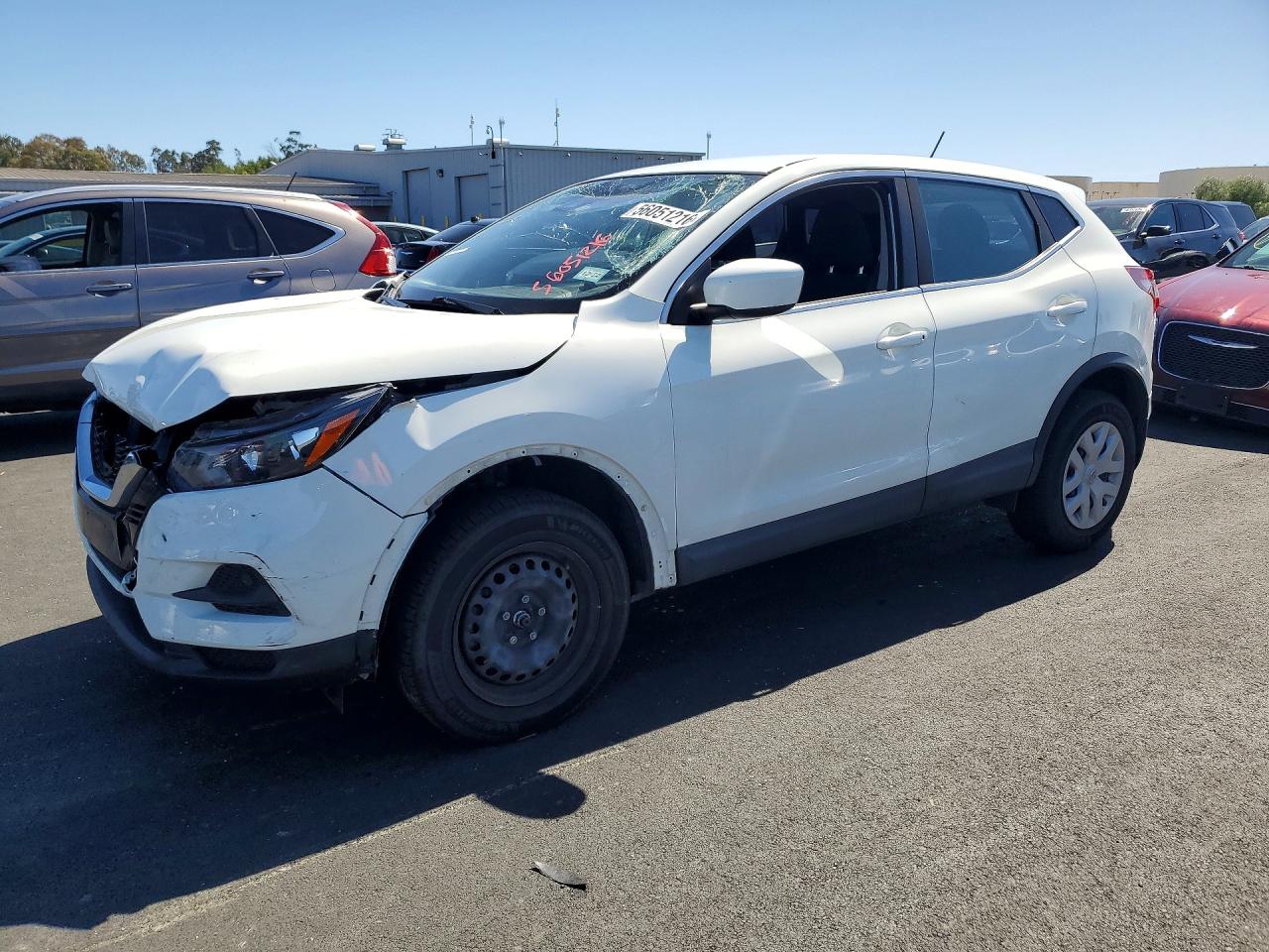 Salvage Nissan Rogue Image