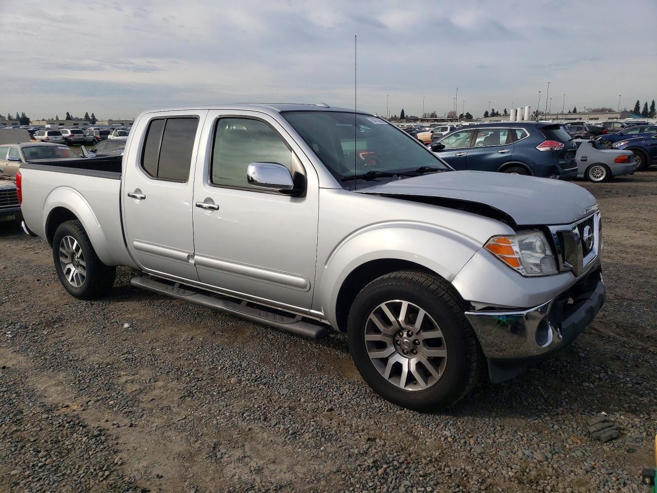 Nissan Frontier Sv