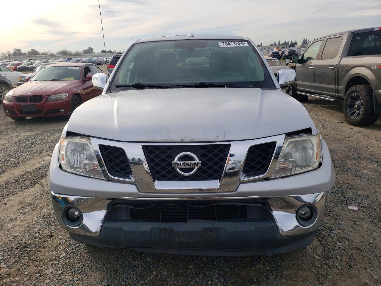 Nissan Frontier Sv