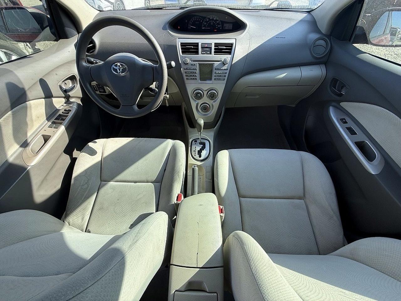 Toyota Yaris Base